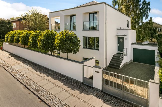 Bernstorffsvej 169, 2920 Charlottenlund